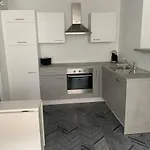 De - Les Carrieres Apartment