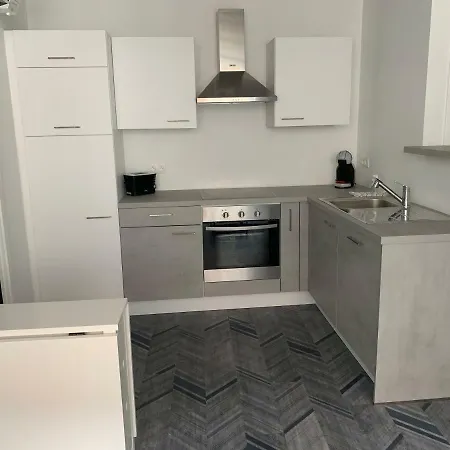 De - Les Carrieres Apartment