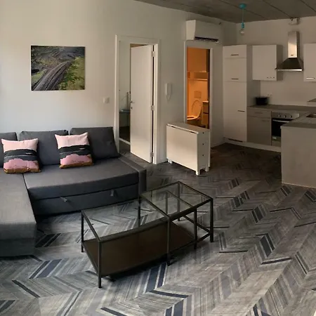 De - Les Carrieres Apartment